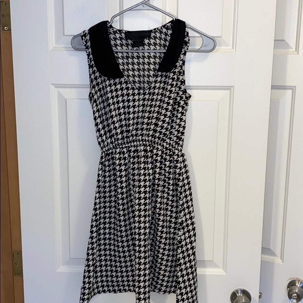 Houndstooth sleeveless dress